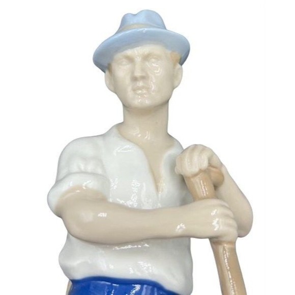 Grafenthal Carl Schneiders East Germany rare porcelain figurine. # 21862 - Picture 2 of 7